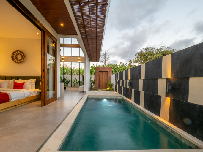Swimming Pool 17