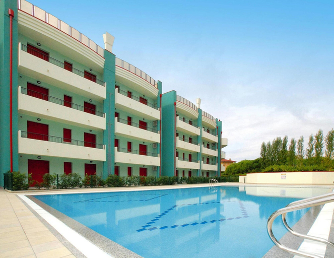 Pool 5, Apartment in Caorle With Heating, Venezia