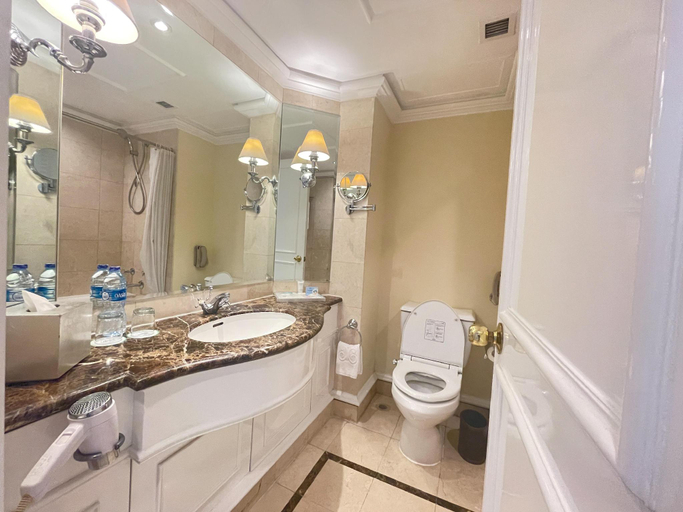 Bathroom 8