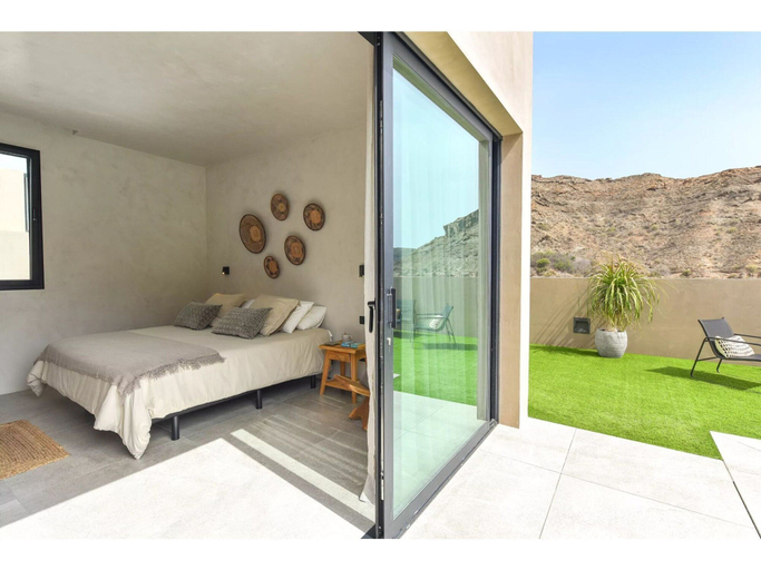 Room 4, Villa in Tauro With Private Pool & Beach Access, Las Palmas
