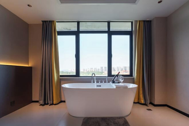 Bathroom 3, Zhuzhou City Place. Yue Hotel, Zhuzhou