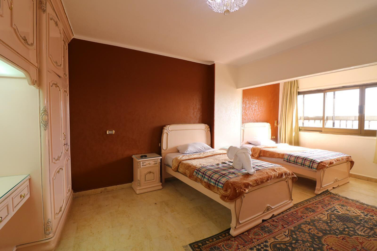 Bedroom 2, Nile sky hotel and suites, Ancient Cairo