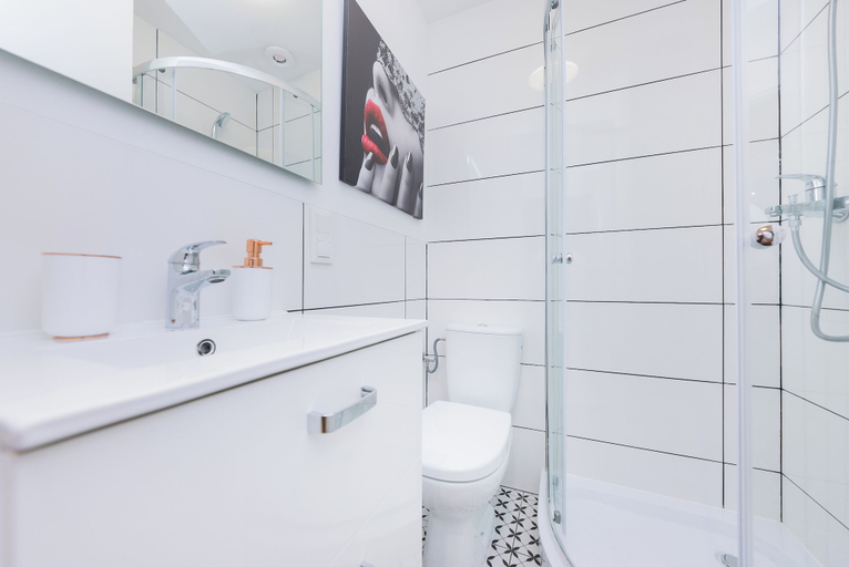 Bathroom 3, UNIT Short Rent Apartment by Warsaw Metro Station, Warsaw