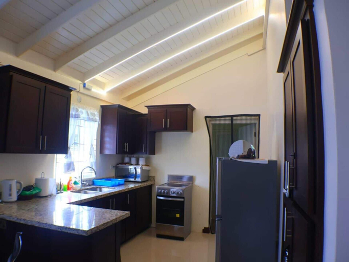 Private kitchen, Harbour Oasis Retreat - Charming 2 Bedroom House