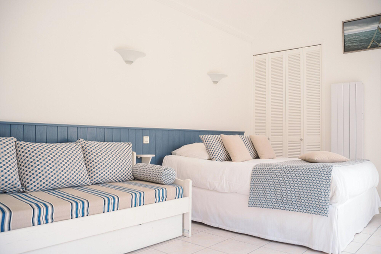Bedroom 3, les agapanthes, Côtes-d'Armor