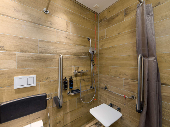 Bathroom 8