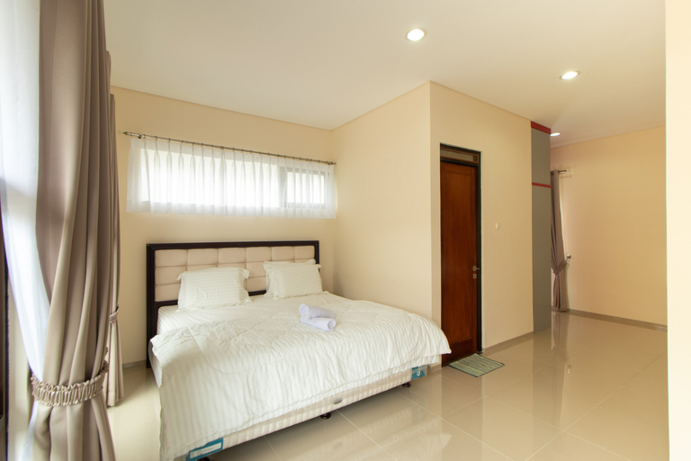 Bedroom 3, De Zakir Villa Syariah 4+1 BR Mountain View Family Only, Bandung