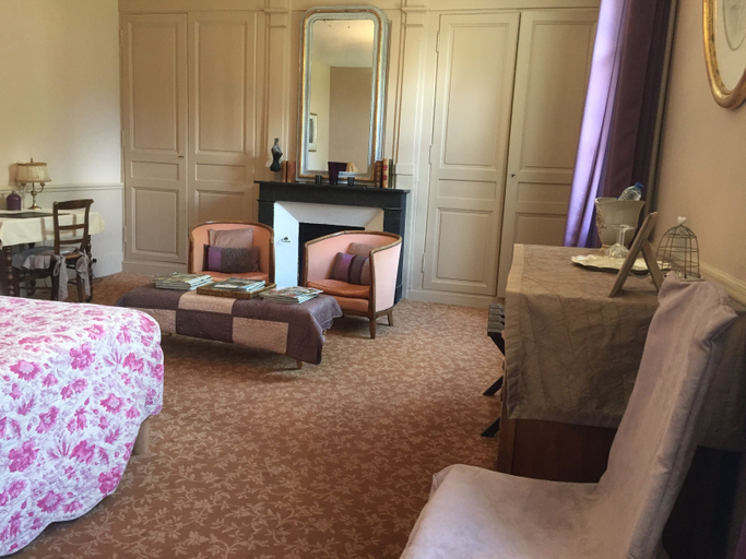 Bedroom 2, Château de Pintray, Indre-et-Loire