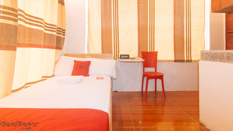 Bedroom 3, RedDoorz @ Prince Hotel near NAIA T1 , Pasay City