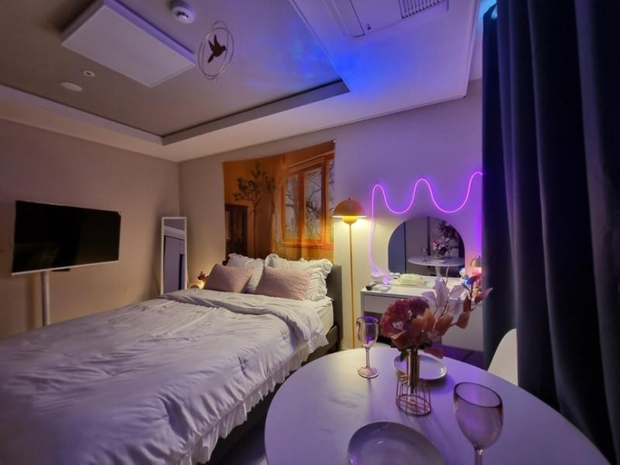Bedroom 14
