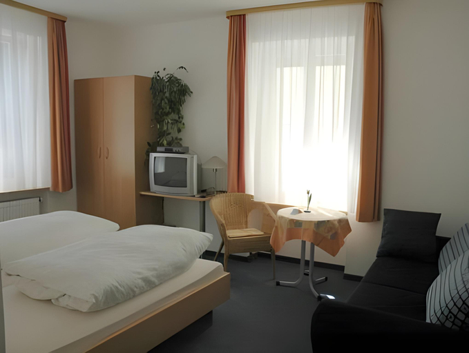 Bedroom 13