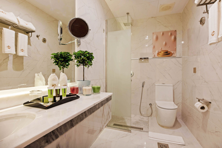 Bathroom 13