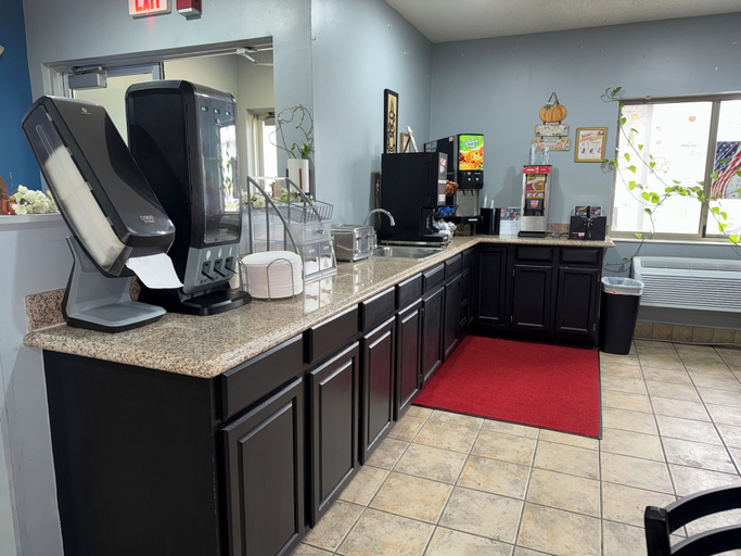 Others 5, Super 8 by Wyndham Kokomo, Howard