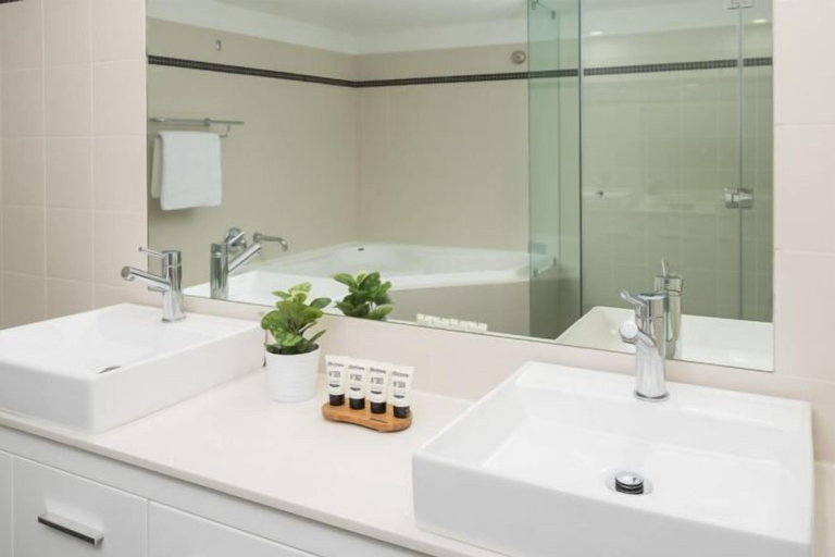 Bathroom 18