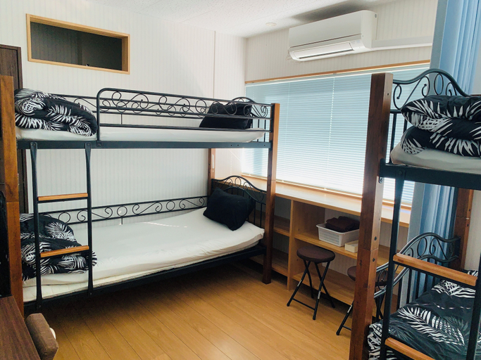 Bedroom 3, villageBFH - Hostel, Ōmura