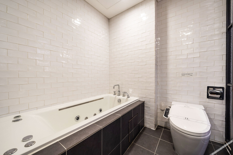 Bathroom 5, Sindorim November, Guro