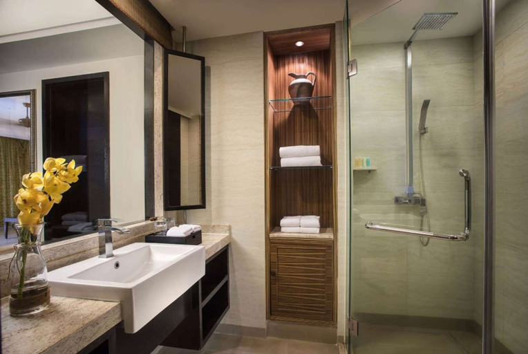 Bathroom 5, Ramada Plaza by Wyndham Sanya Bay, Sanya