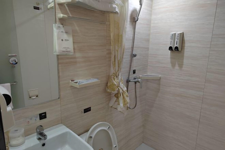Bathroom 3, Jasmine Bloom INN Chain Hotel (Yidu Chengxiang Road), Yichang