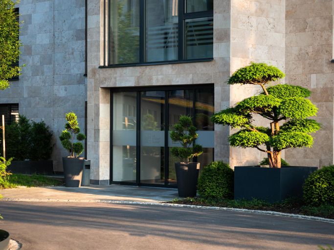 Exterior & Views 29