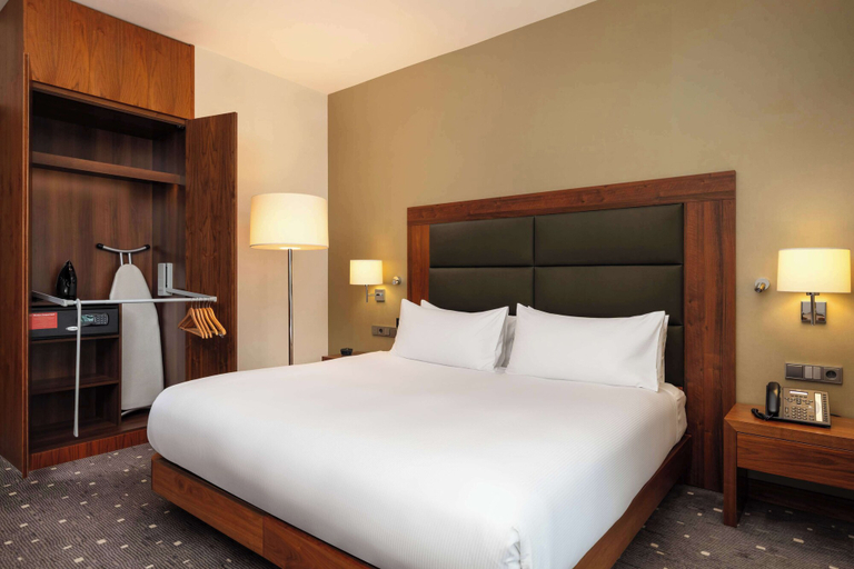 Bedroom 28