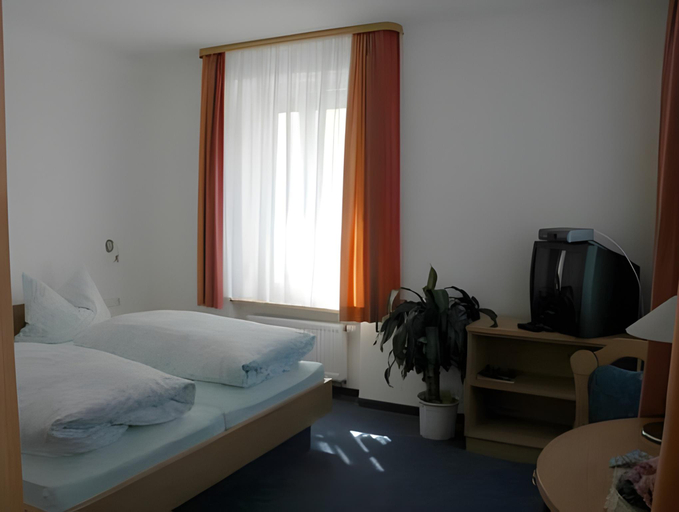 Bedroom 14