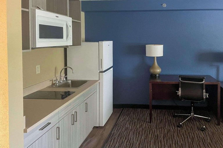 Suburban Studios Arlington Heights �� Elk Grove, Cook