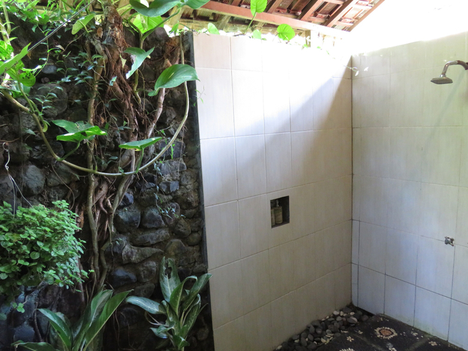 Bathroom 7