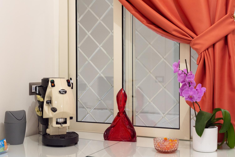 Others 4, Private Suite Intermezzo, Napoli