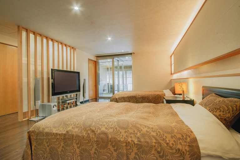Bedroom 5, Hanamurasaki, Kaga