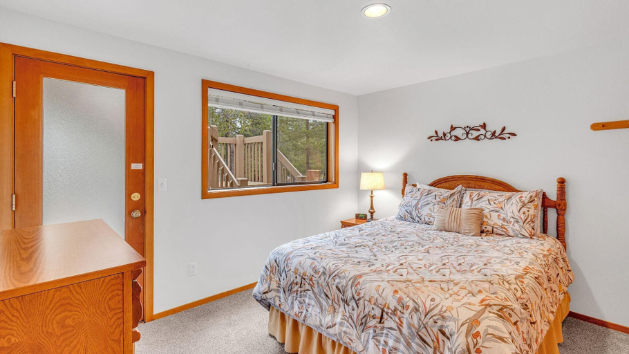 Bedroom 4, Red Alder Lane 1, Deschutes