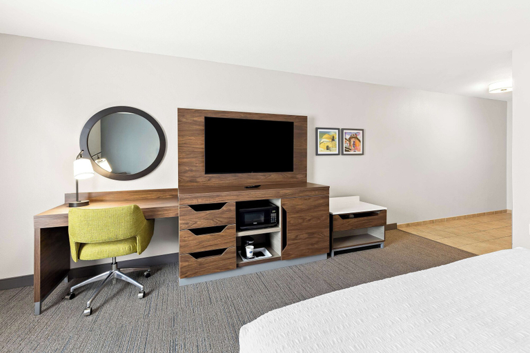 Others 5, Hampton Inn & Suites Canton, Stark