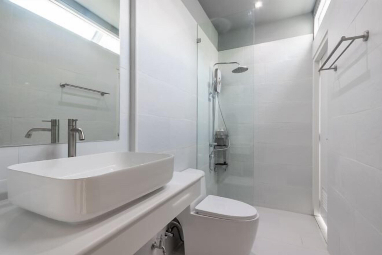 Bathroom 18
