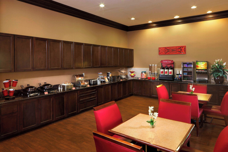 Food & Drinks 5, TownePlace Suites by Marriott Houston Intercontinental Arpt, Houston