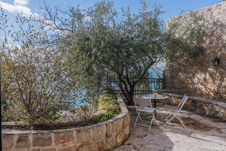Others 5, Pietra Mare Apartments