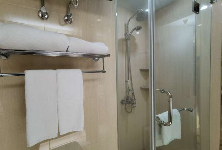 Bathroom 20