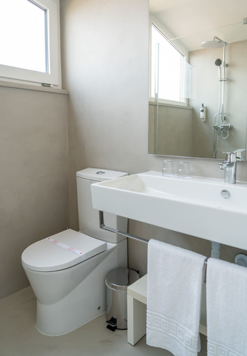 Bathroom 5, Costa D’Oiro Ambiance Village, Lagos