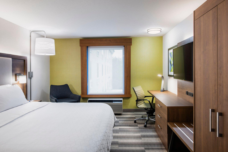 Bedroom 3, Holiday Inn Express & Suites Saskatoon Centre by IHG, Division No. 11
