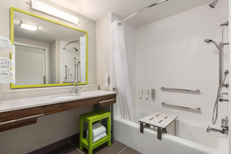 Bathroom 4, Hampton Inn & Suites Oroville, Butte