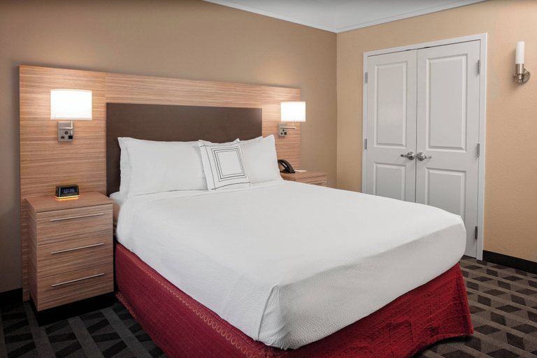 Bedroom 3, TownePlace Suites by Marriott Gainesville, Hall