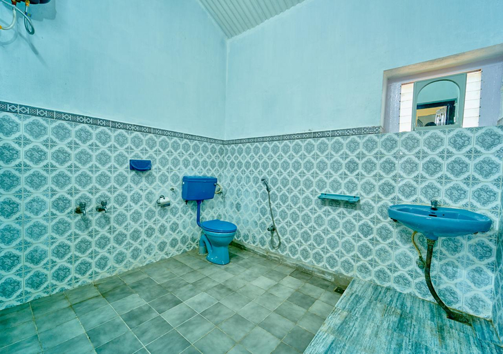 Bathroom 4, Taj Mahal Vintage Villa by VOYE HOMES, Dindigul