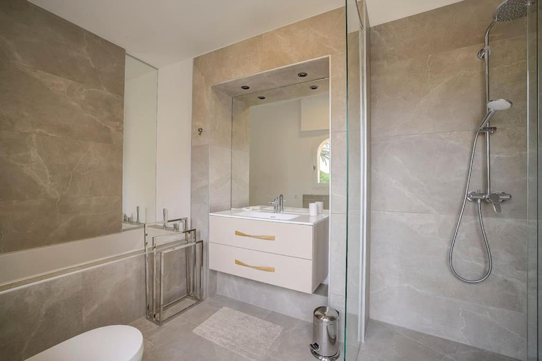 Others 2, Twin Luxurious Villas 8 BR Pool in Vallauris, Alpes-Maritimes