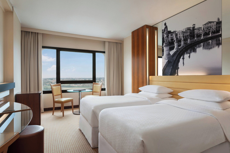 Bedroom 3, Four Points by Sheraton Padova, Padua