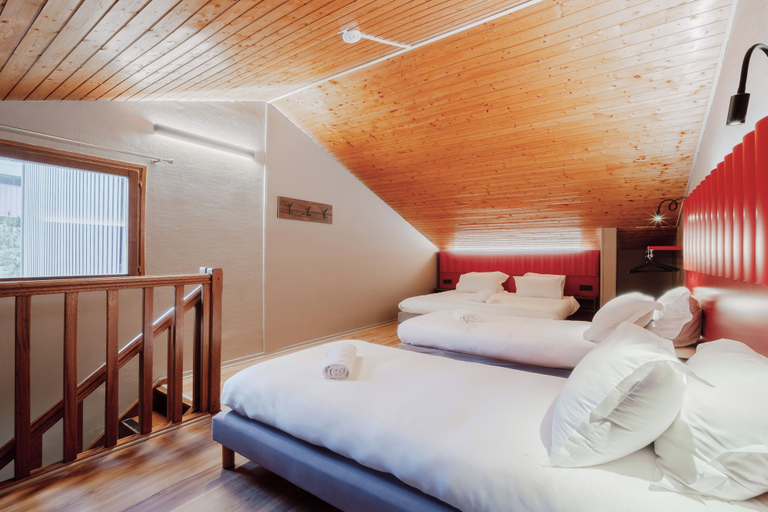 Bedroom 4, Alpeen Hotel, Savoie
