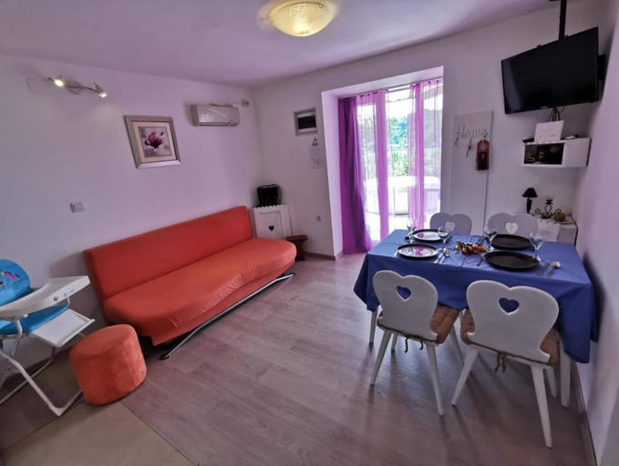Living room 3, Holiday Home in Tuheljske With Hot Tub, Klanjec