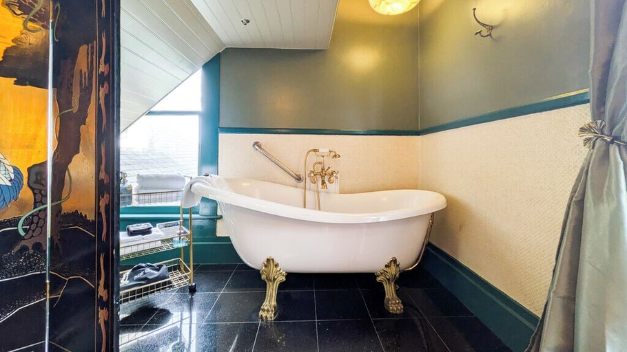 Bathroom 4, The Weller House, Mendocino
