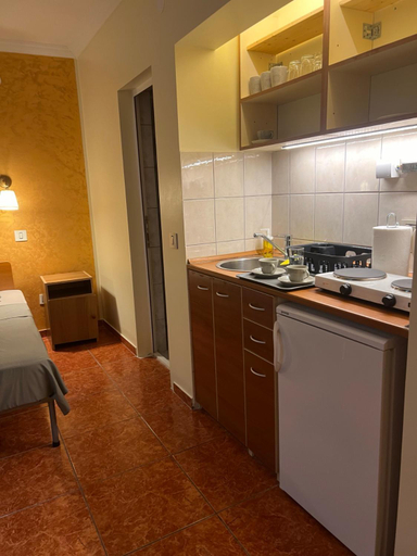 Others 3, Villa M