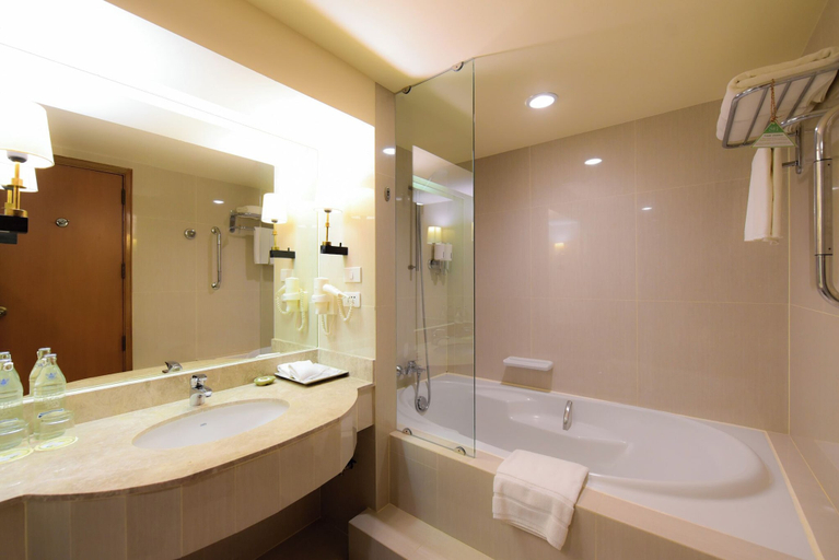 Bathroom 27