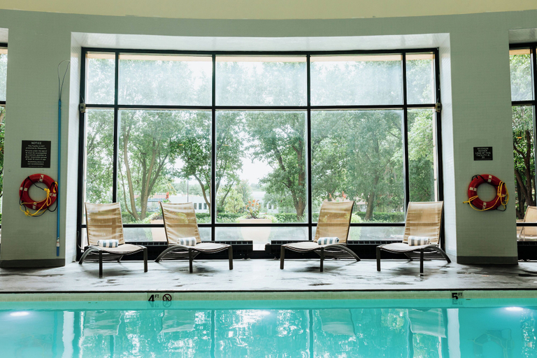 Sport & Beauty 2, DoubleTree Suites by Hilton Htl & Conf Cntr Downers Grove, Dupage