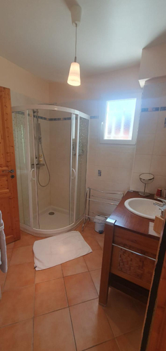 Bathroom 3, Chambre Studette independante, Hautes-Alpes