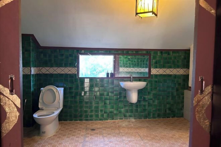 Bathroom 10